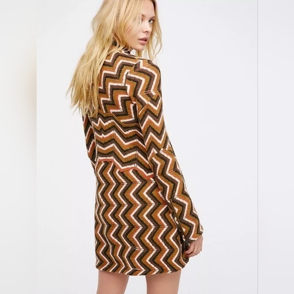 FREE PEOPLE Retro Wool Blend Brown Rhianon Chevron Sweater Dress Size SP - Picture 4 of 15